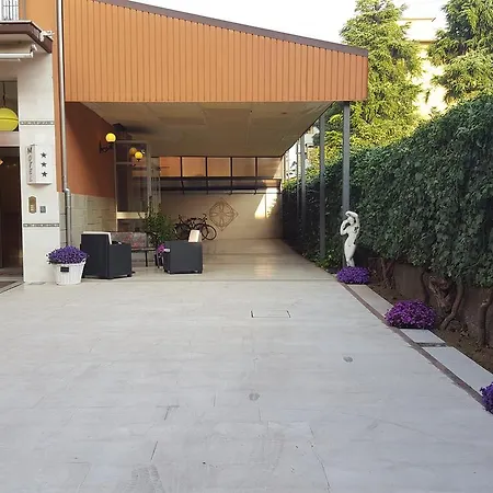 Villaggio ホテル 3*