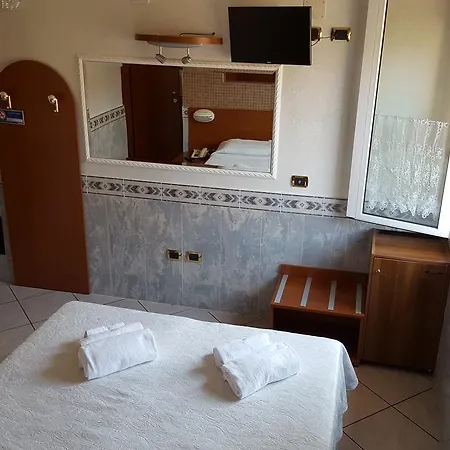 Villaggio 3* イーモラ